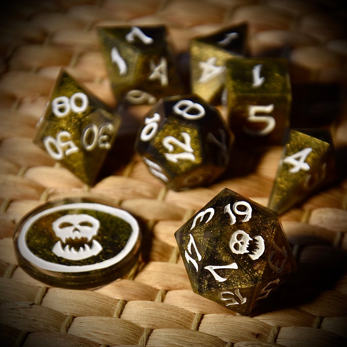 set de dés écaille de dragon dorée dnd